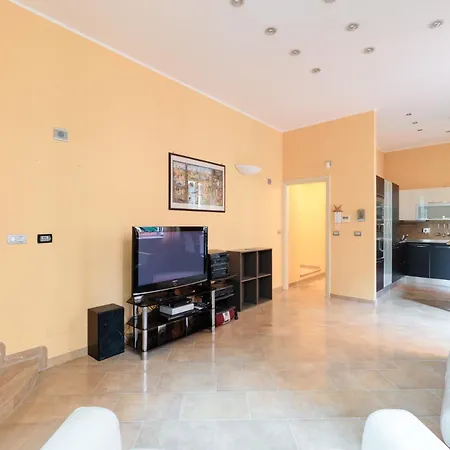 Hostdomus - Il Maestrale Apartament *